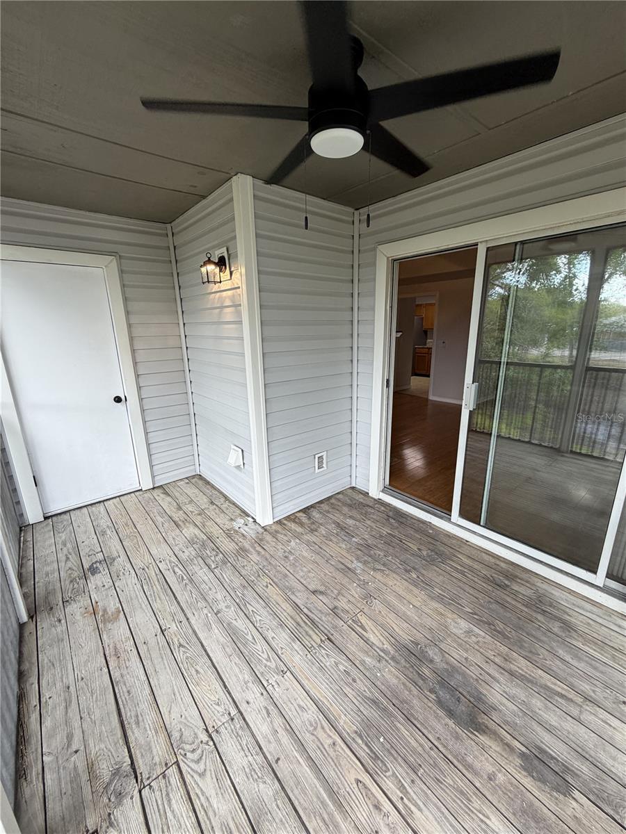 Image 28 of 31 For 3156 Valley Oaks Drive 614