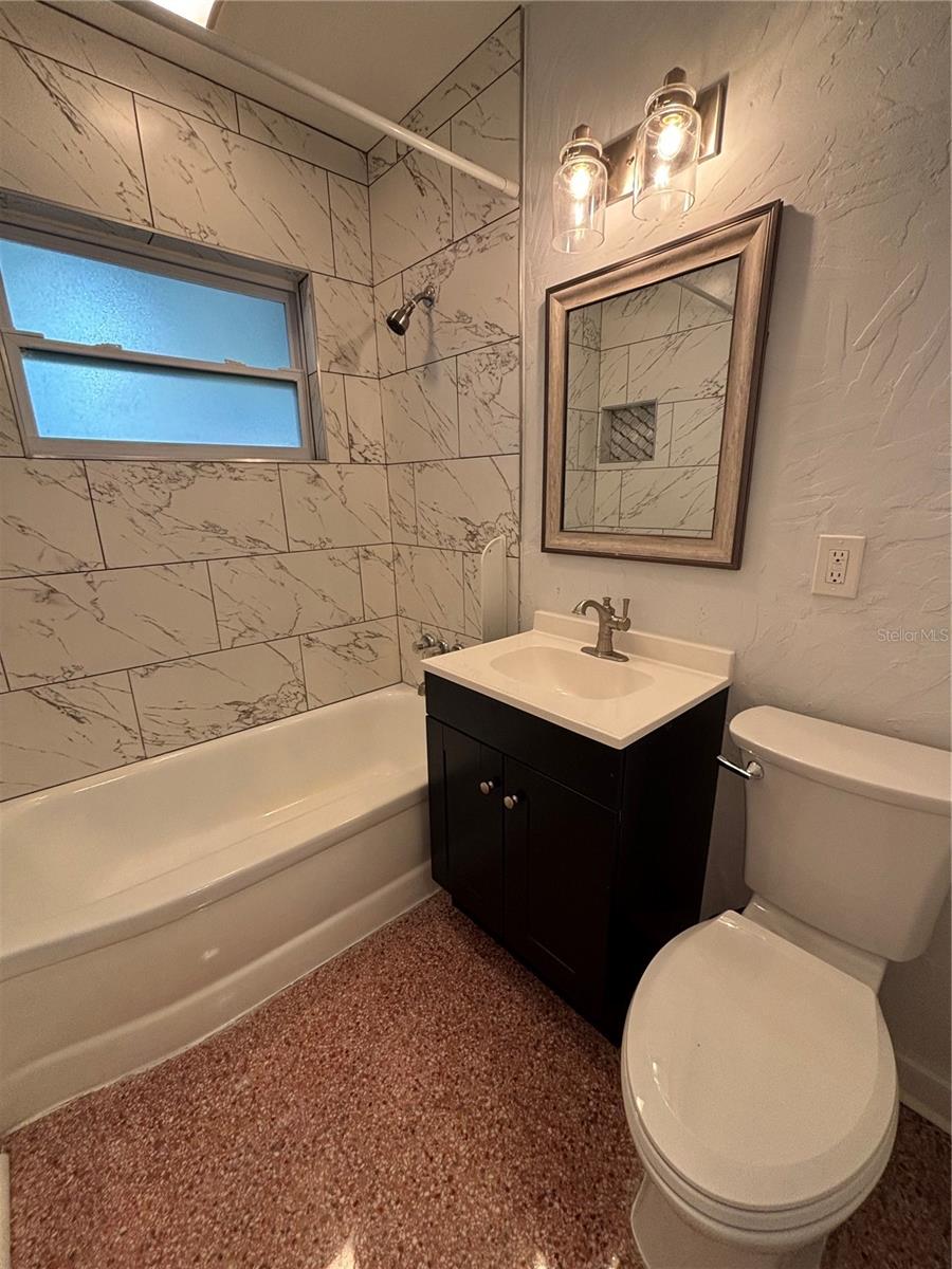 Image 12 of 21 For 422 15th Avenue S