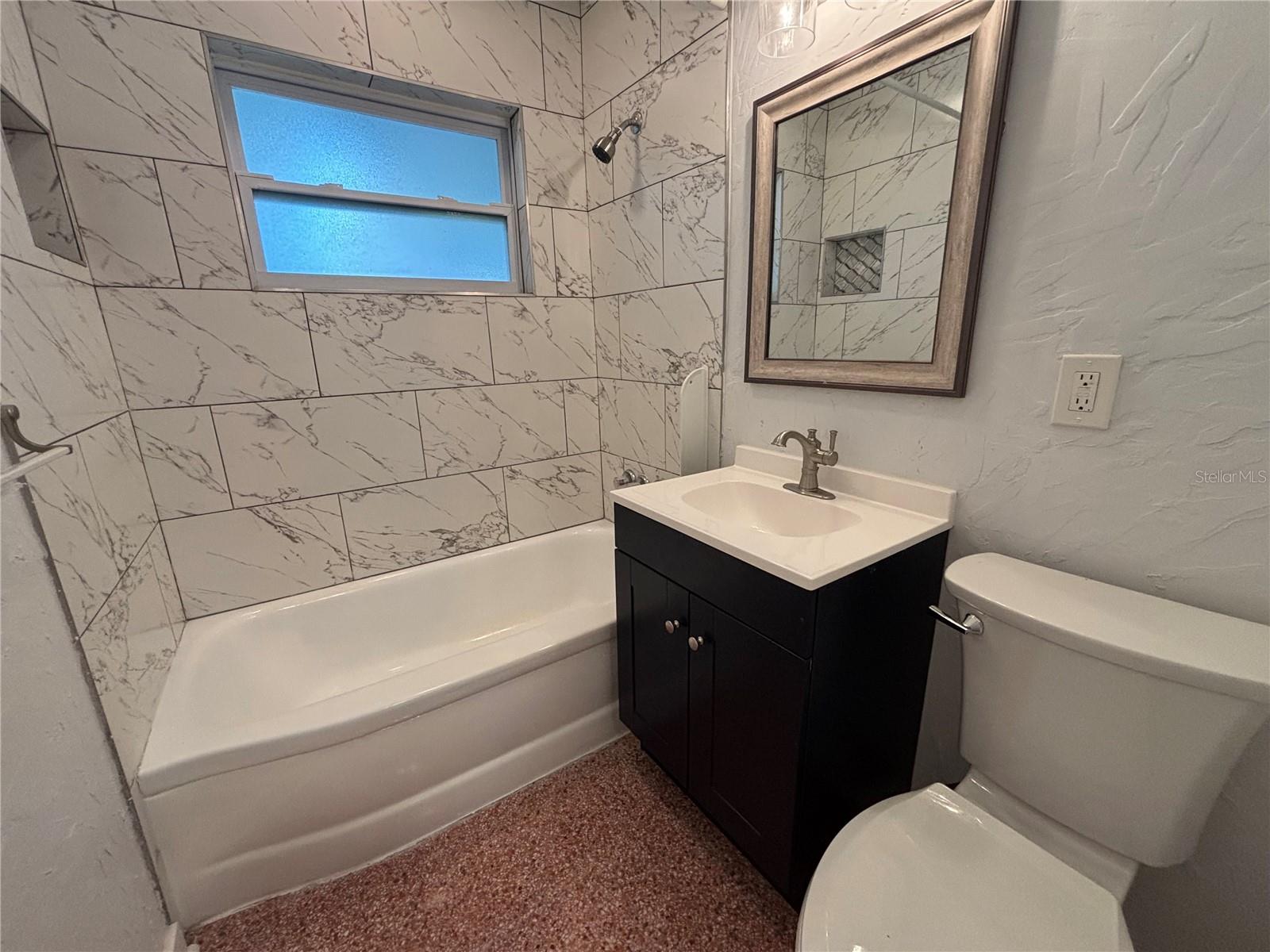 Image 13 of 21 For 422 15th Avenue S