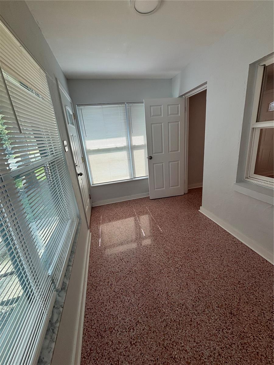 Image 4 of 21 For 422 15th Avenue S