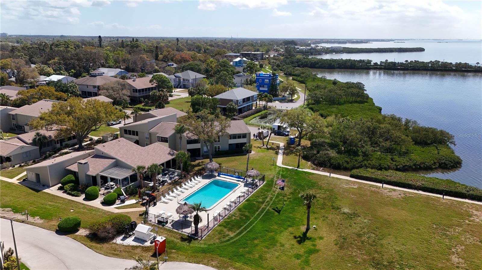 Image 19 of 50 For 654 Windrush Bay Drive 654