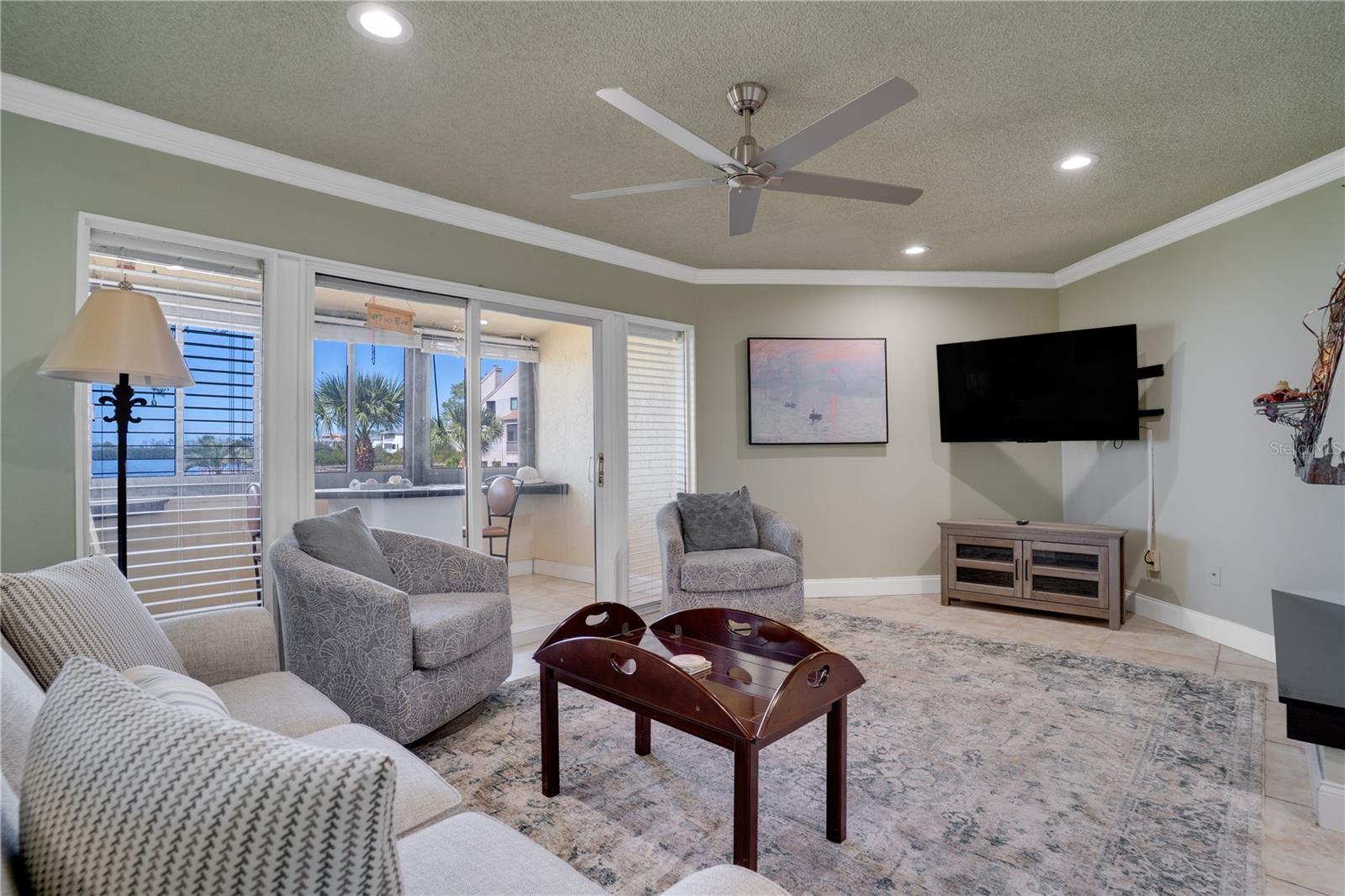 Image 3 of 50 For 654 Windrush Bay Drive 654