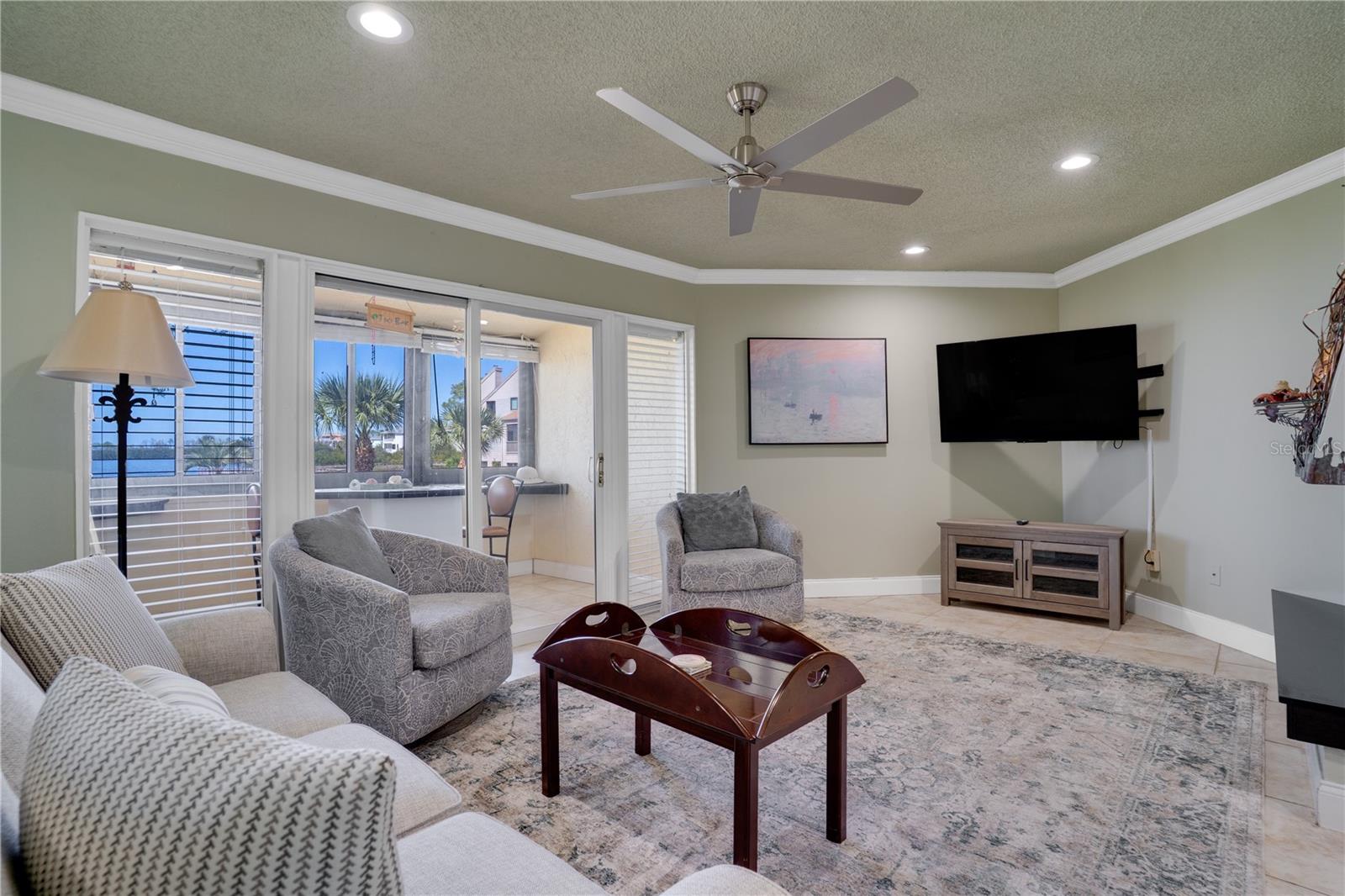 Image 4 of 50 For 654 Windrush Bay Drive 654