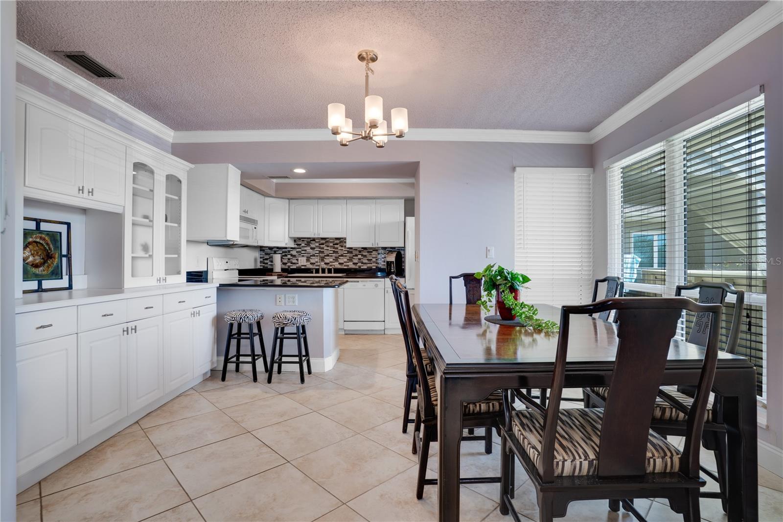 Image 7 of 50 For 654 Windrush Bay Drive 654