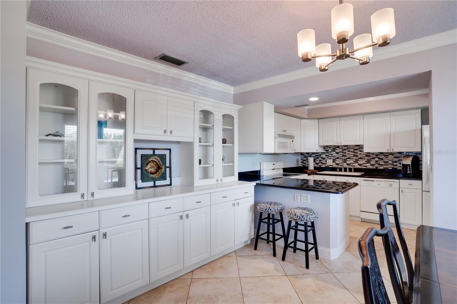 Image 8 of 50 For 654 Windrush Bay Drive 654