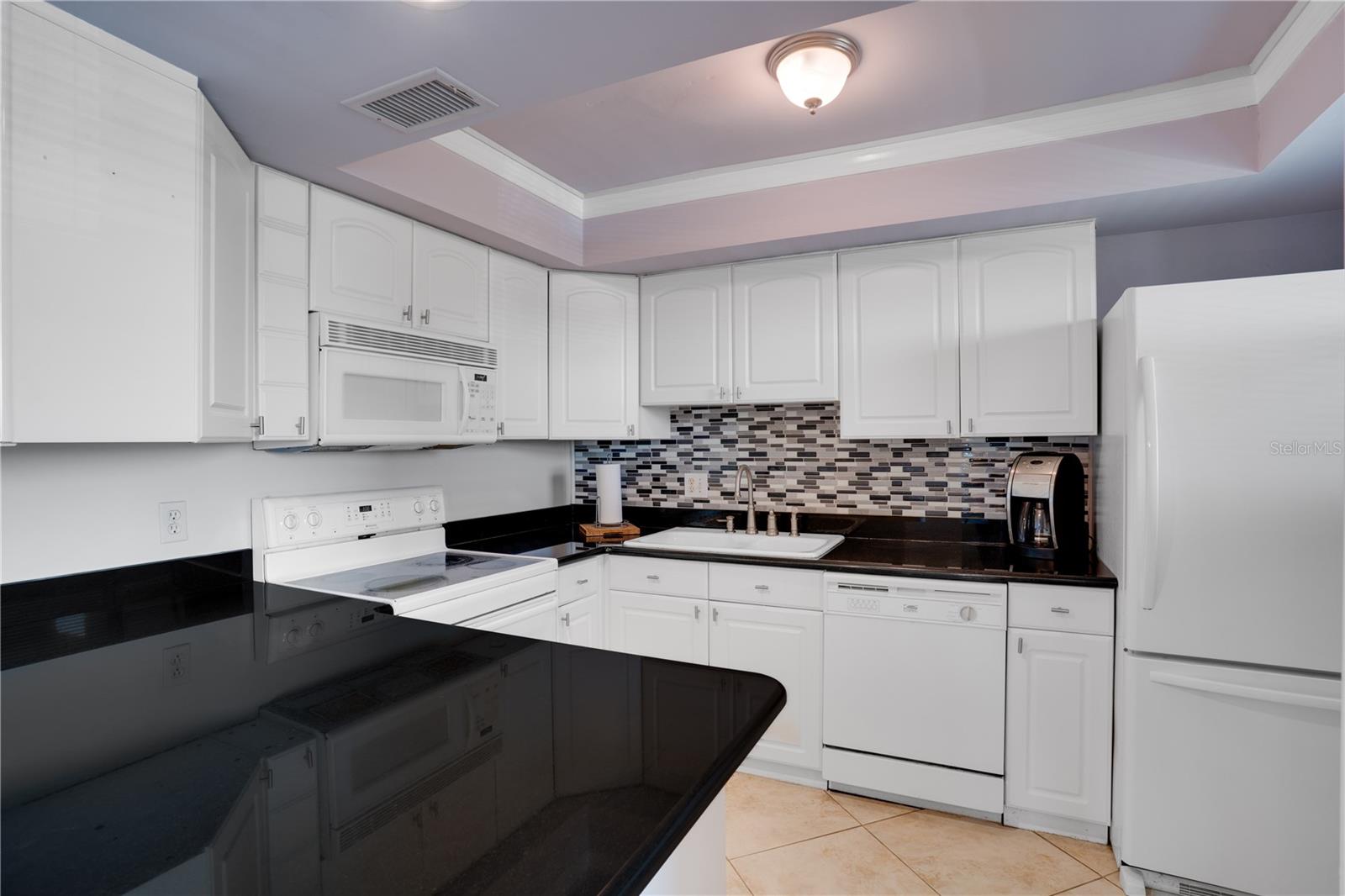 Image 9 of 50 For 654 Windrush Bay Drive 654