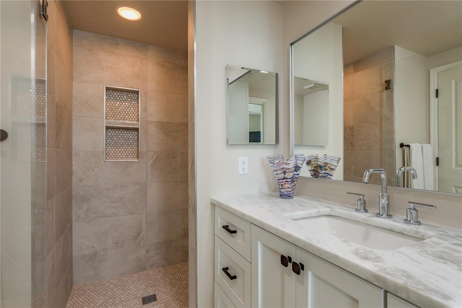 Image 16 of 34 For 1180 Gulf Boulevard 704