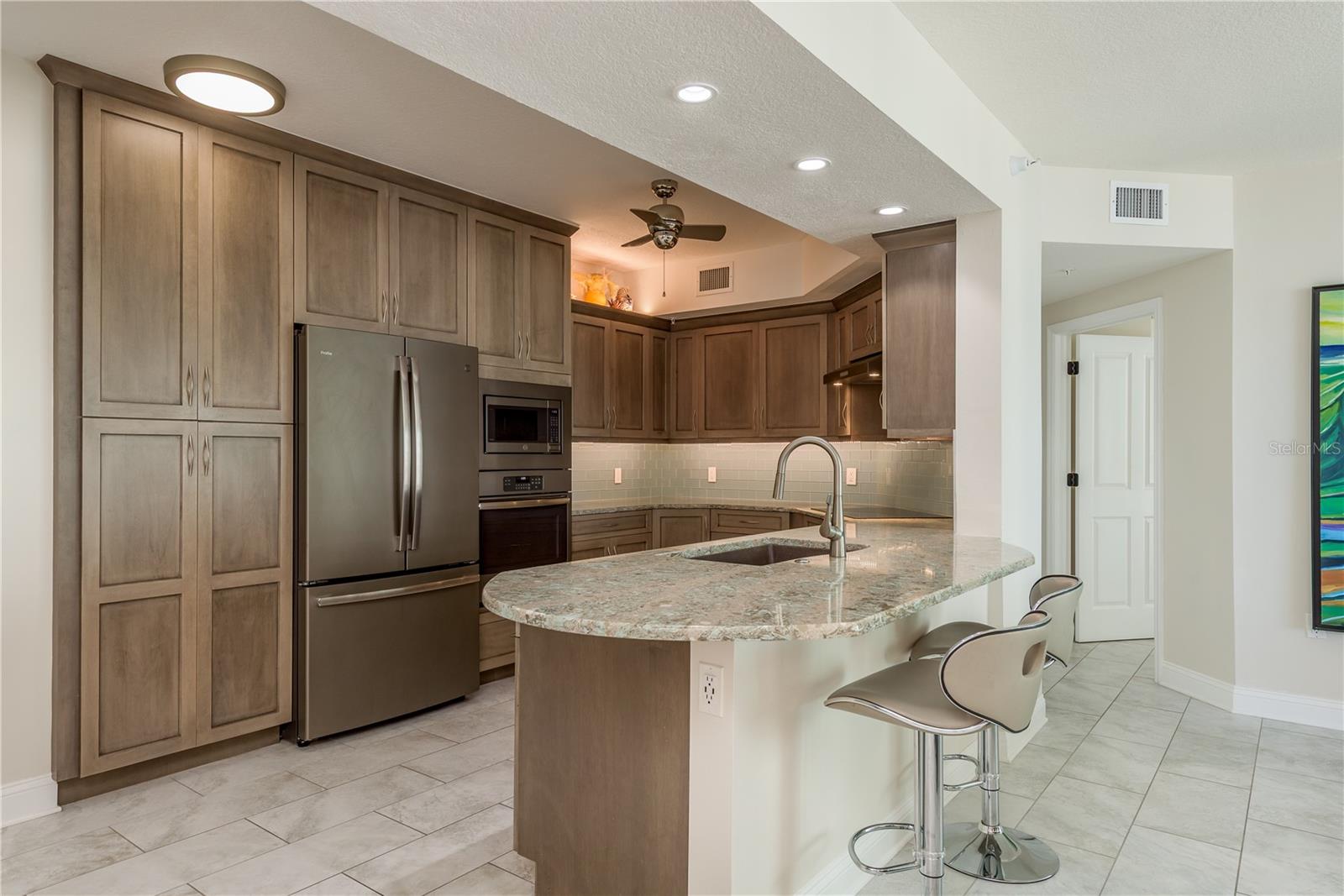 Image 4 of 34 For 1180 Gulf Boulevard 704