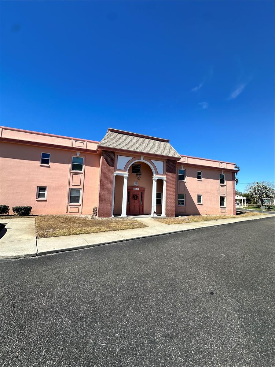 Image 2 of 19 For 1153 Rue Des Rois  1b