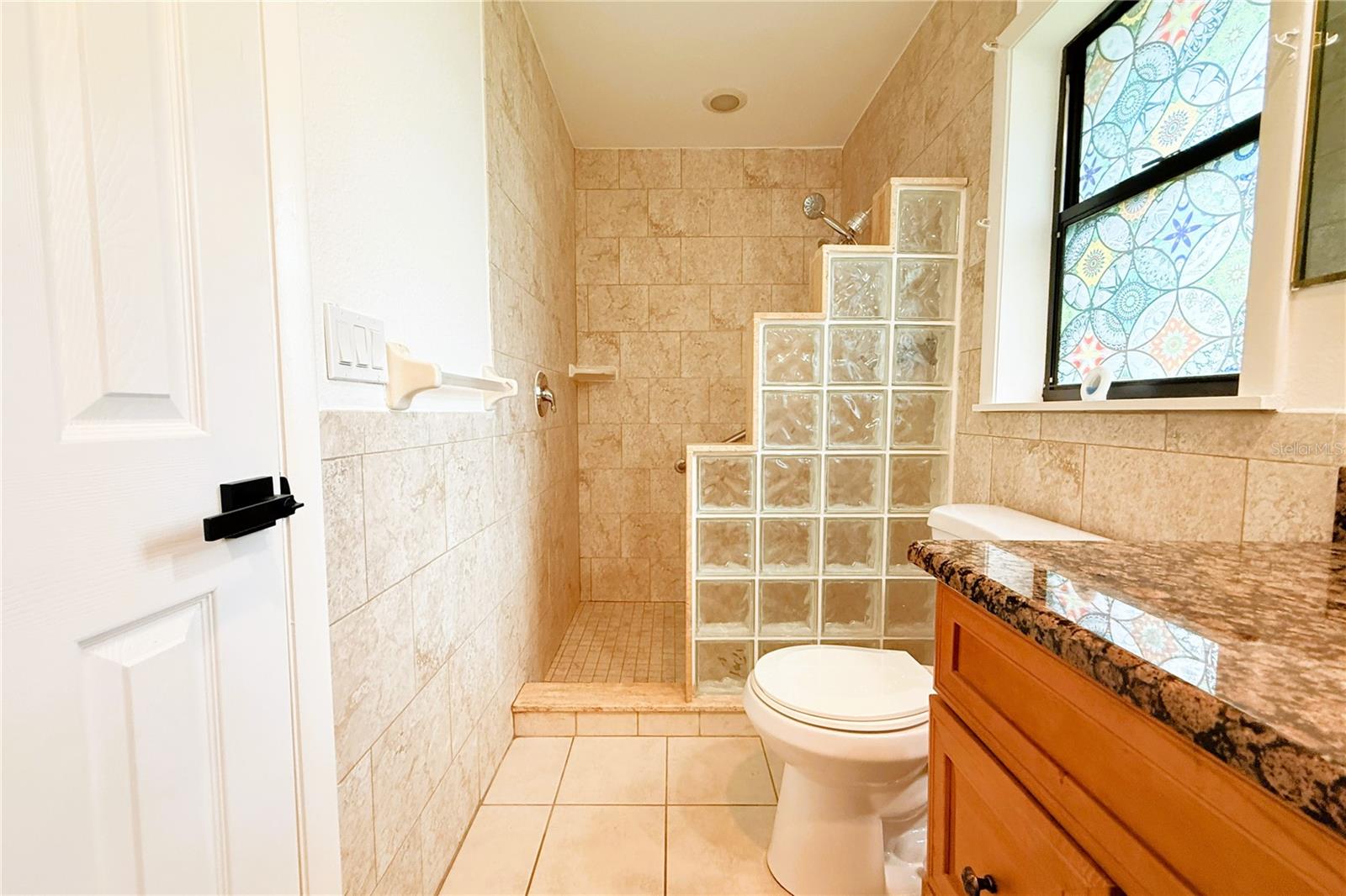 Listing photo id 33 for 3201 Bartlett Street