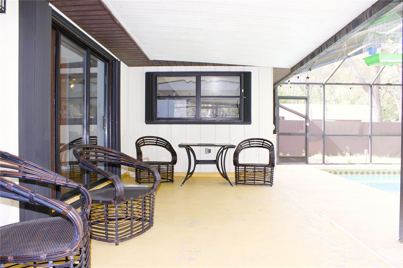 Listing photo id 34 for 3201 Bartlett Street