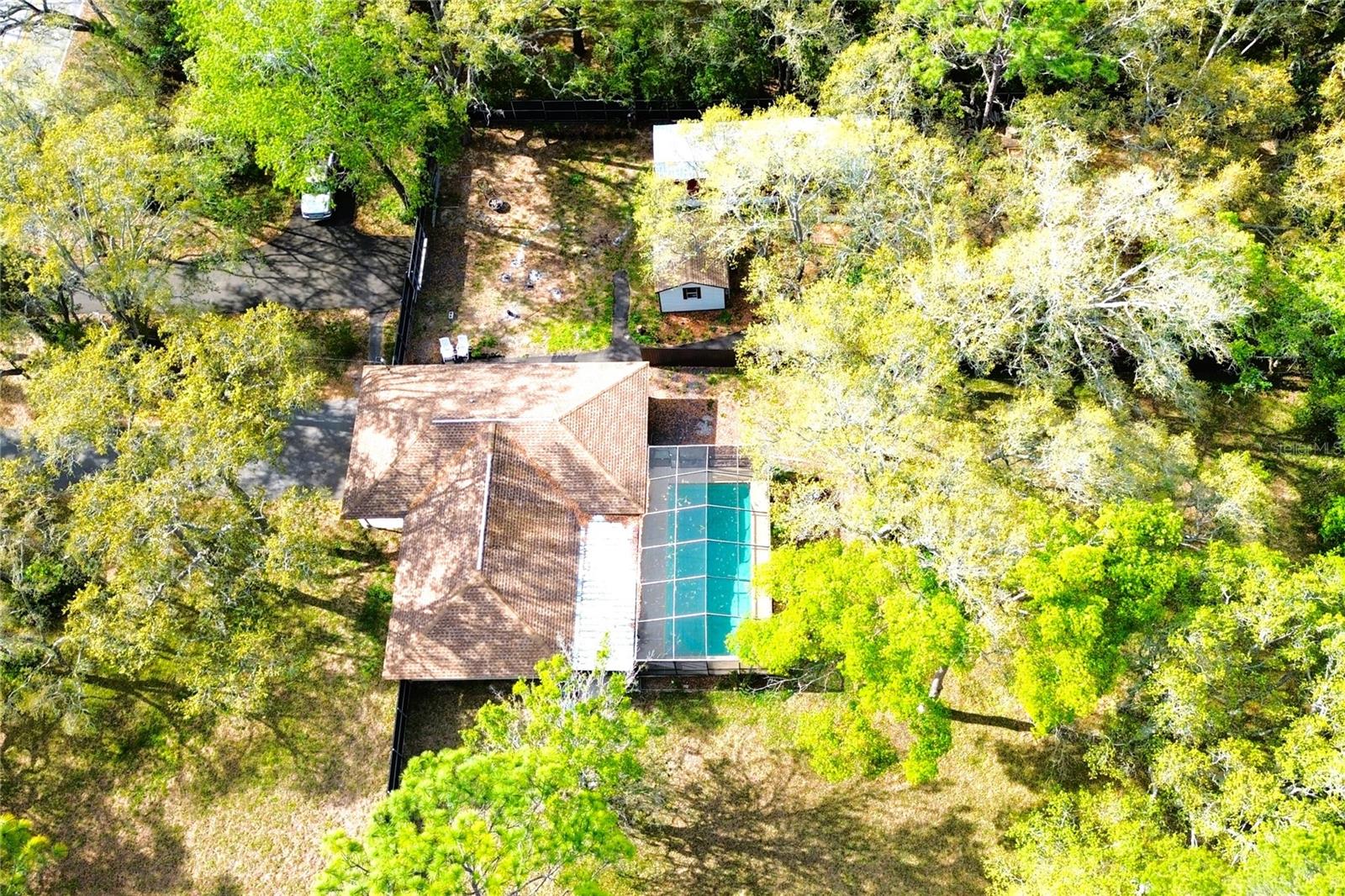 Listing photo id 46 for 3201 Bartlett Street