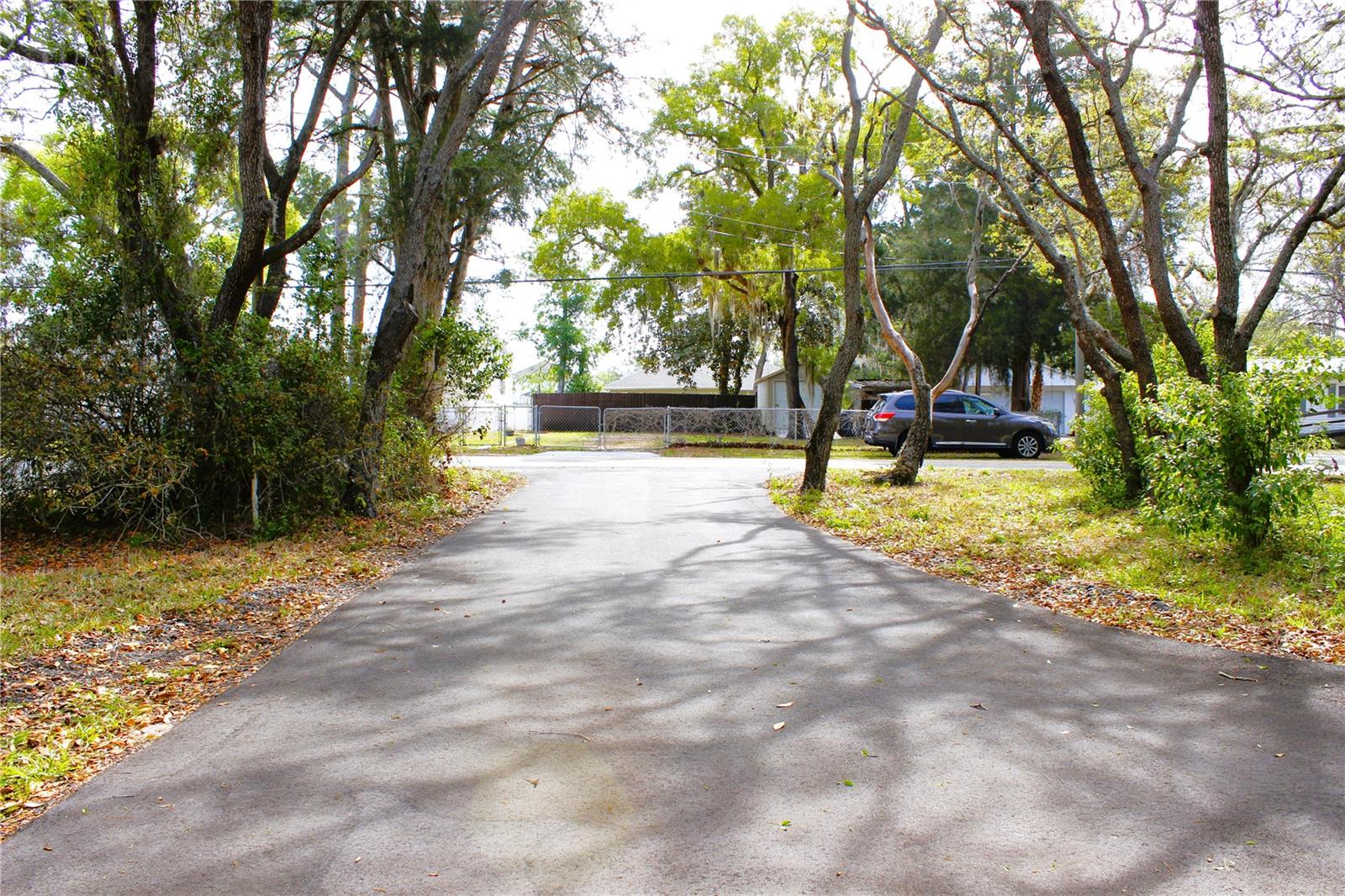 Listing photo id 3 for 3201 Bartlett Street