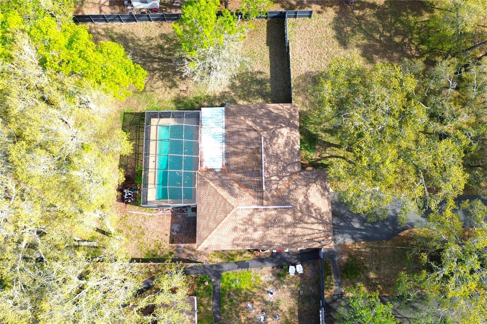 Listing photo id 49 for 3201 Bartlett Street