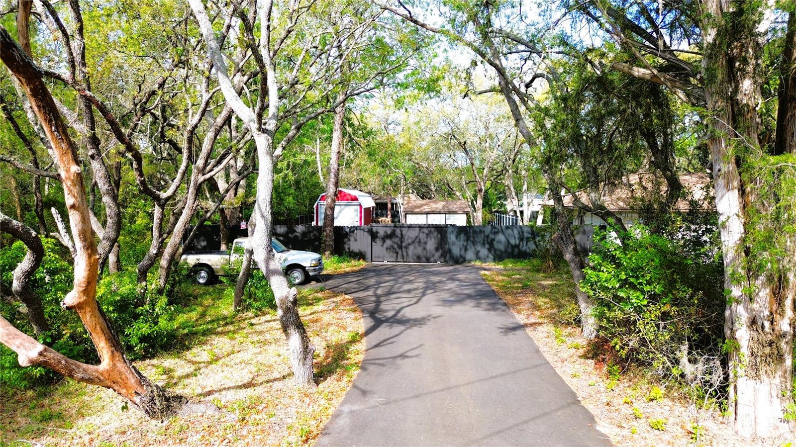 Listing photo id 7 for 3201 Bartlett Street