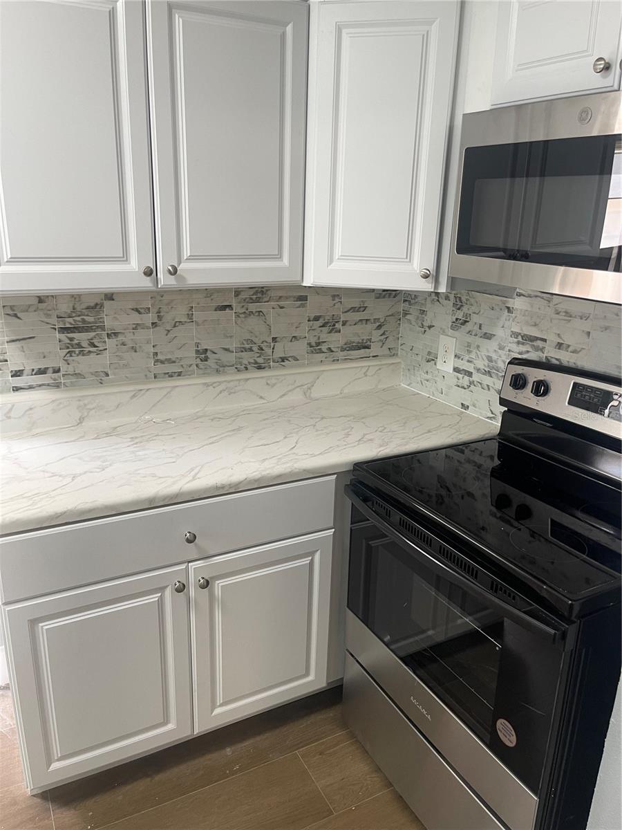 Image 12 of 13 For 735 18th Street S