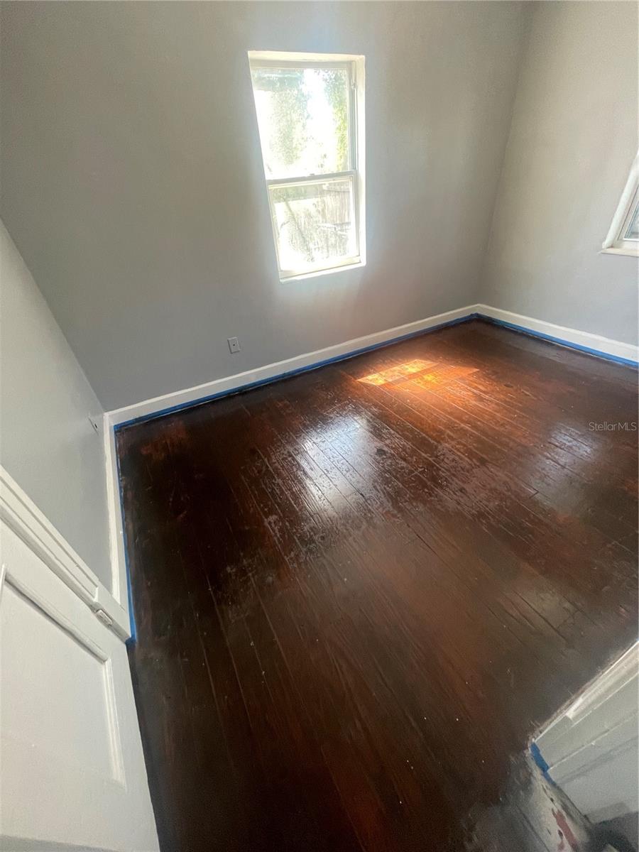 Image 7 of 13 For 735 18th Street S