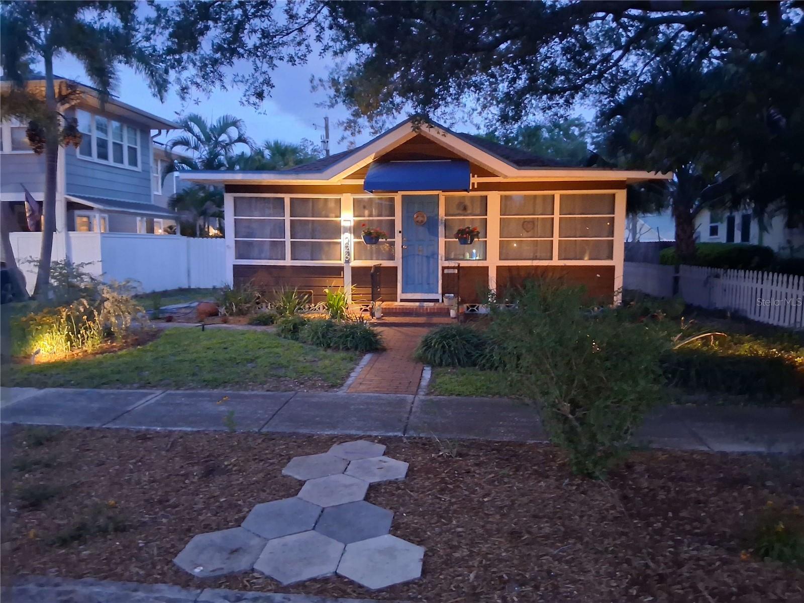 Details for 226 21st Avenue N, ST PETERSBURG, FL 33704