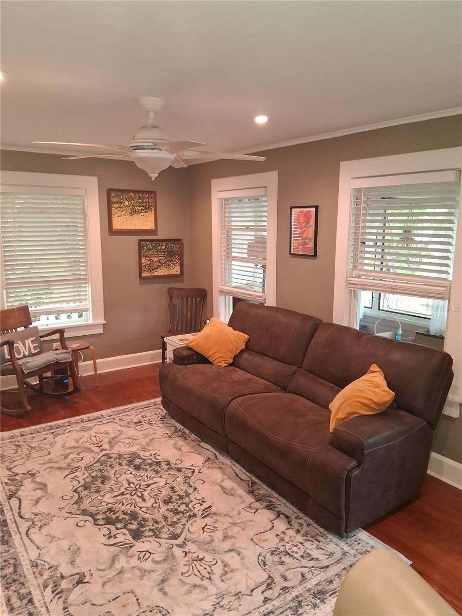 Image 10 of 29 For 226 21st Avenue N