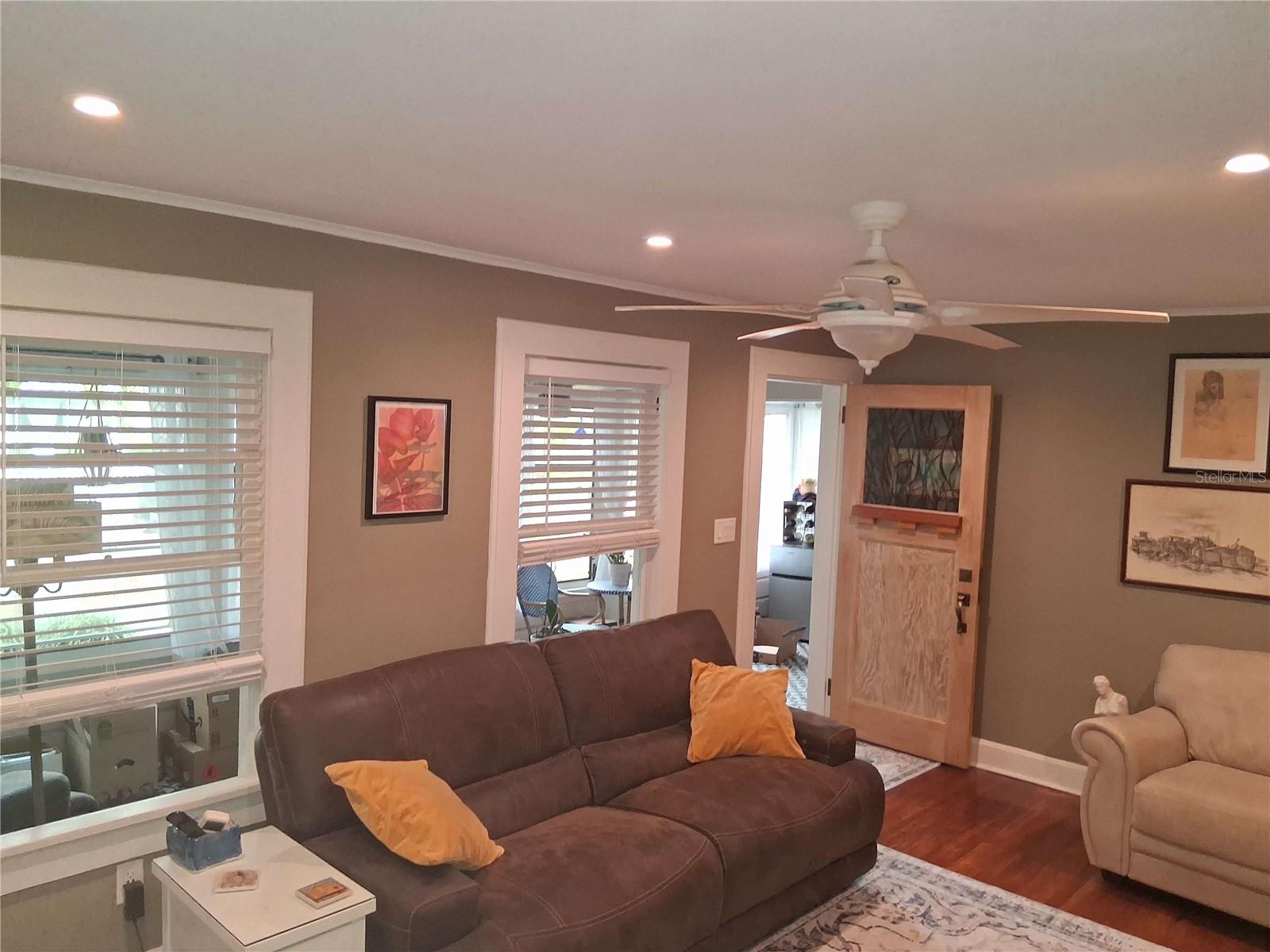 Image 11 of 29 For 226 21st Avenue N