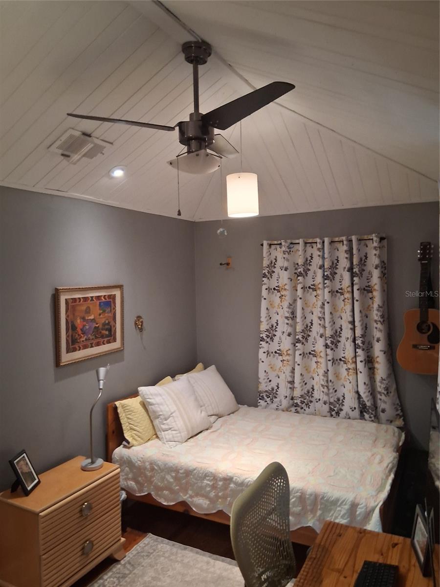 Image 4 of 29 For 226 21st Avenue N