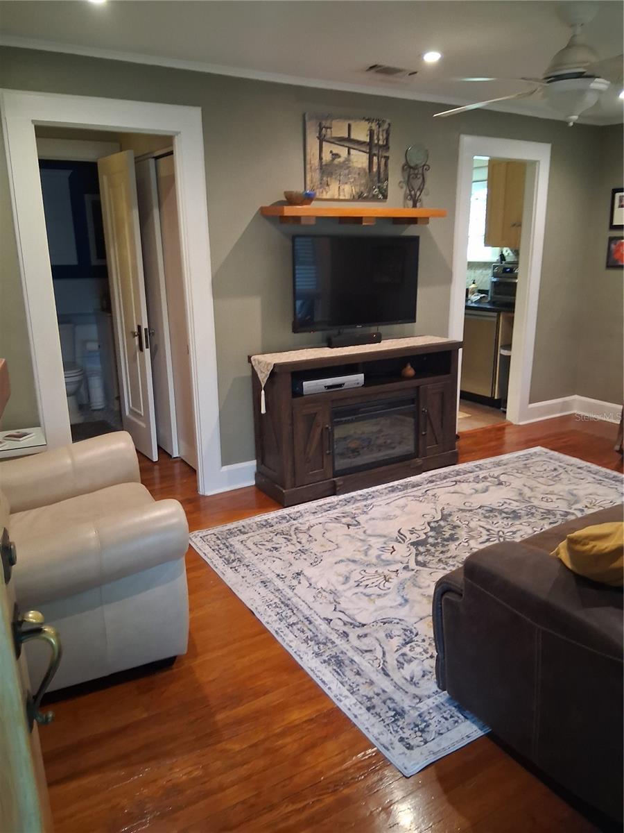 Image 9 of 29 For 226 21st Avenue N