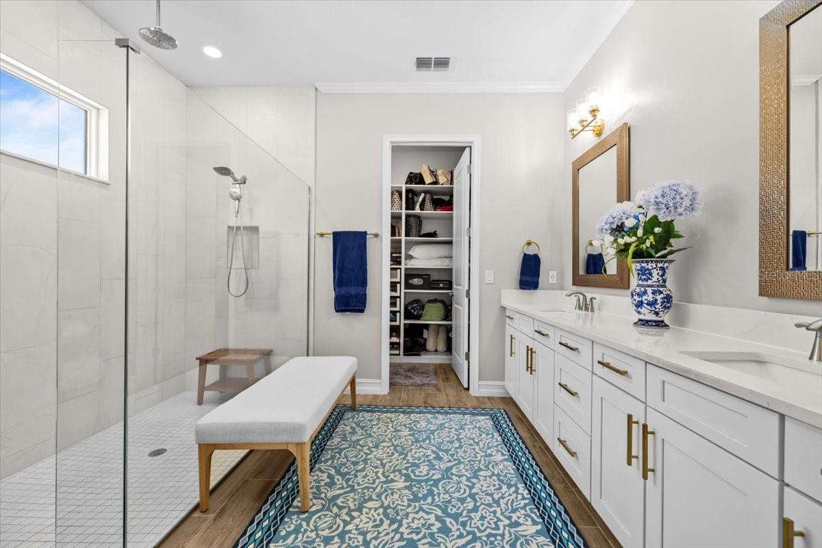 Image 17 of 47 For 2214 5th Street E