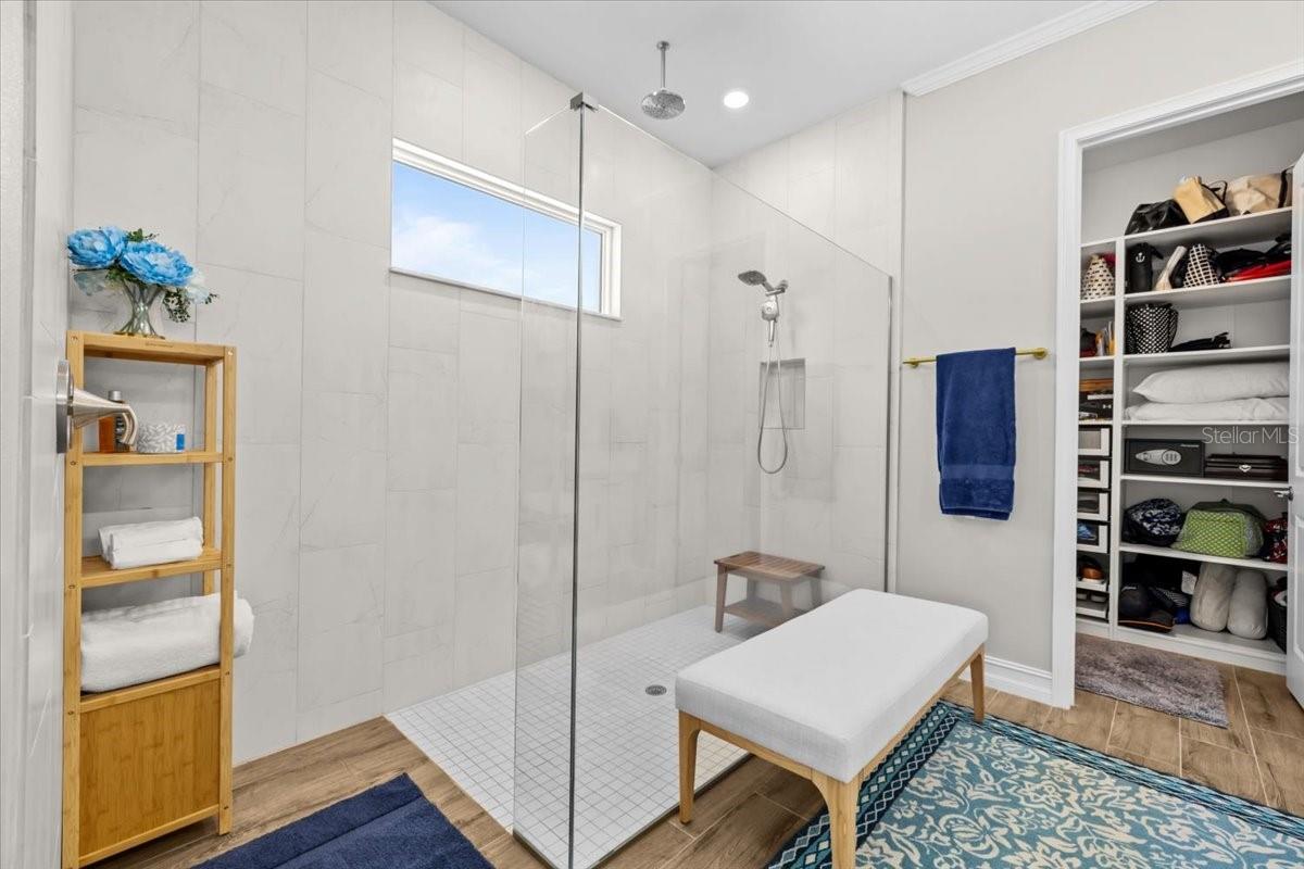 Image 19 of 47 For 2214 5th Street E