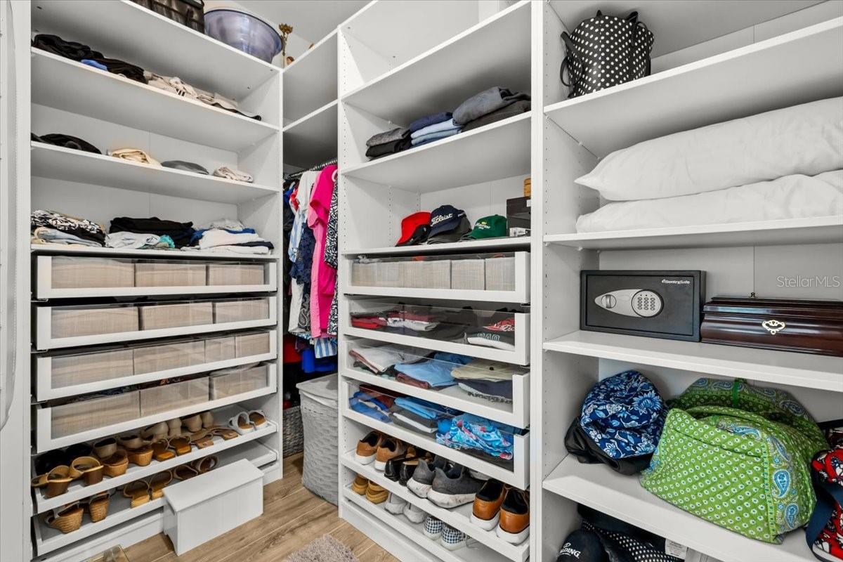 Image 21 of 47 For 2214 5th Street E