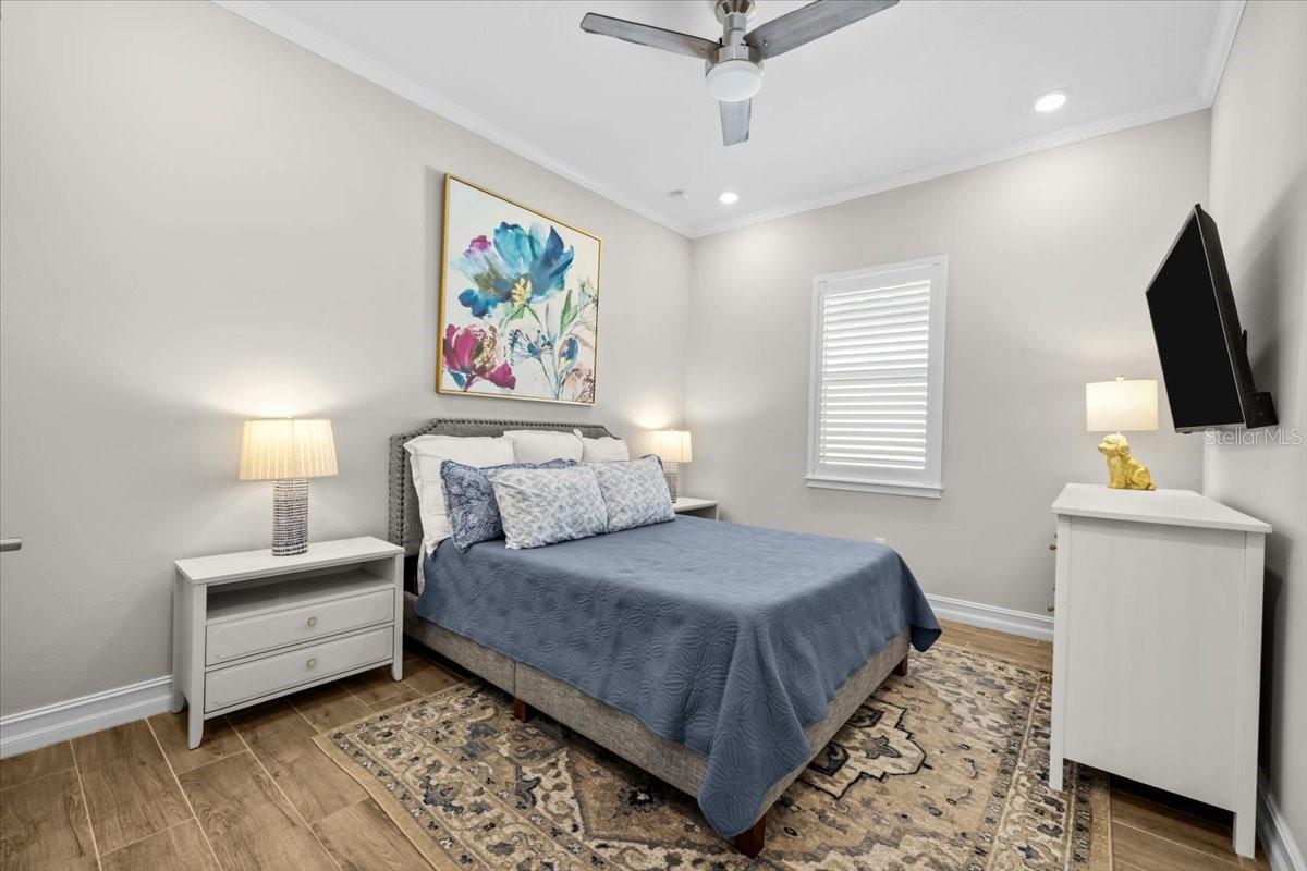 Image 24 of 47 For 2214 5th Street E