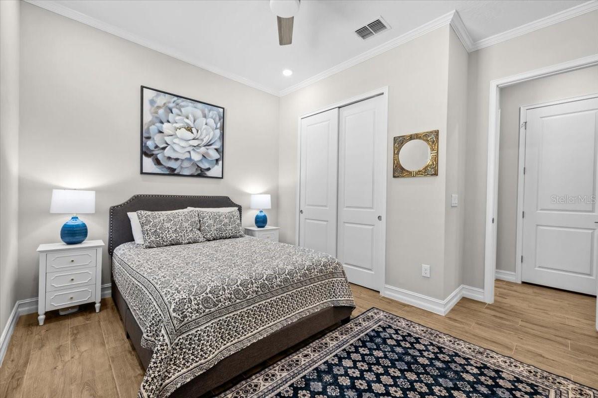 Image 27 of 47 For 2214 5th Street E