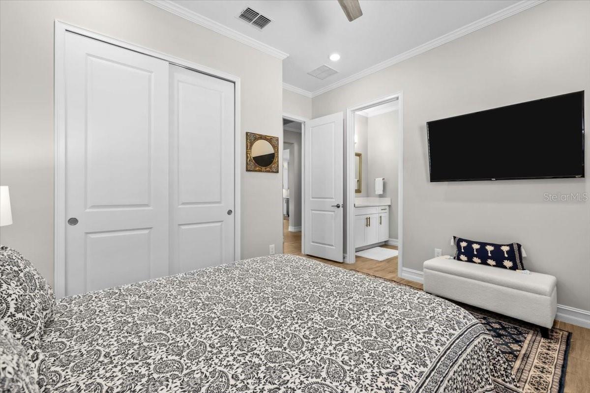 Image 28 of 47 For 2214 5th Street E