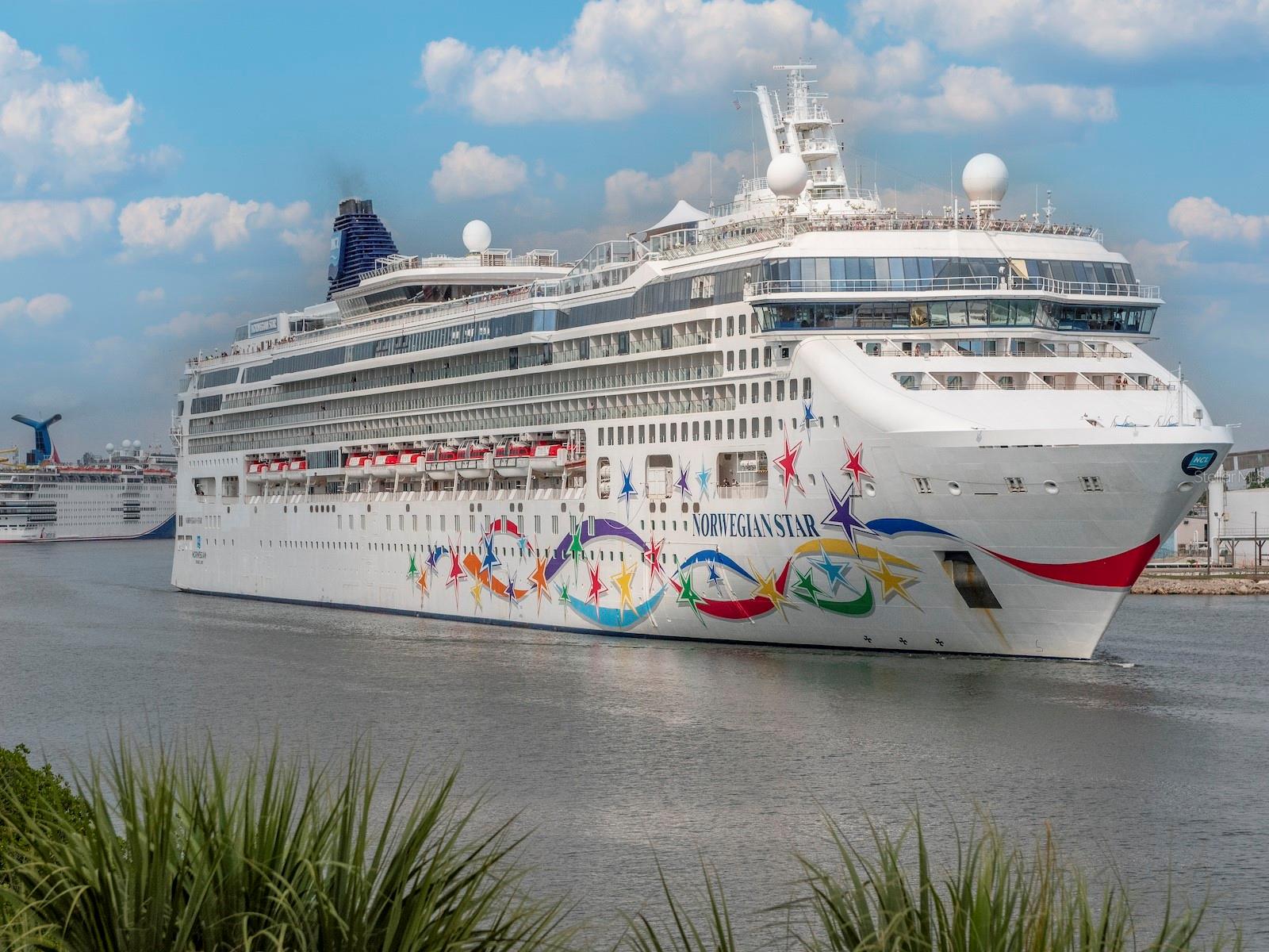 Listing photo id 15 for 1450 Harbour Walk Road