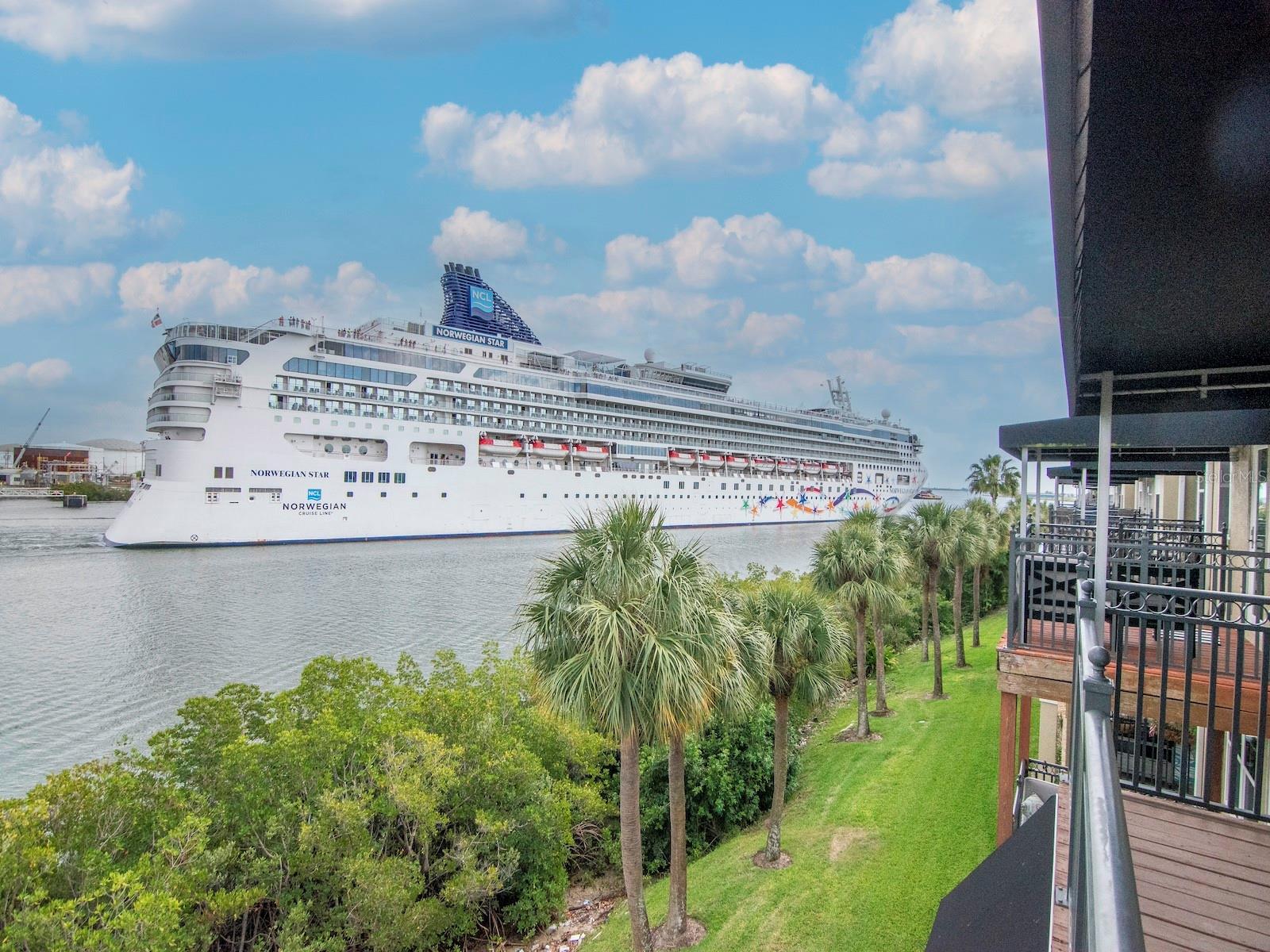 Listing photo id 16 for 1450 Harbour Walk Road