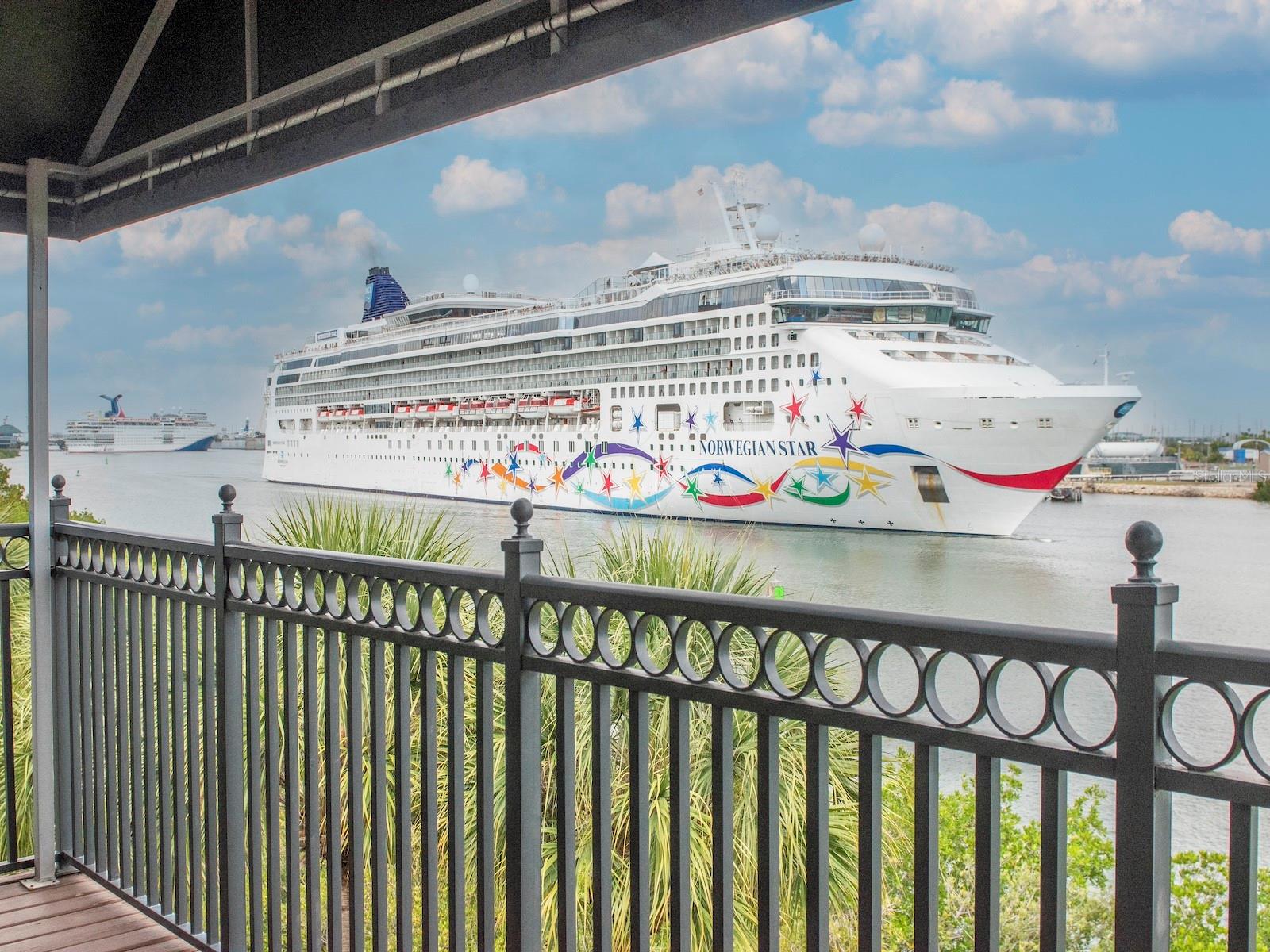 Listing photo id 17 for 1450 Harbour Walk Road