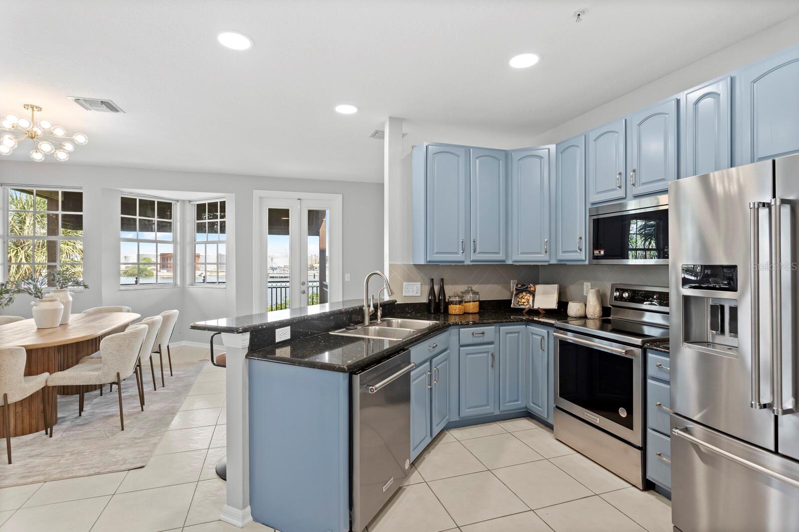 Listing photo id 2 for 1450 Harbour Walk Road