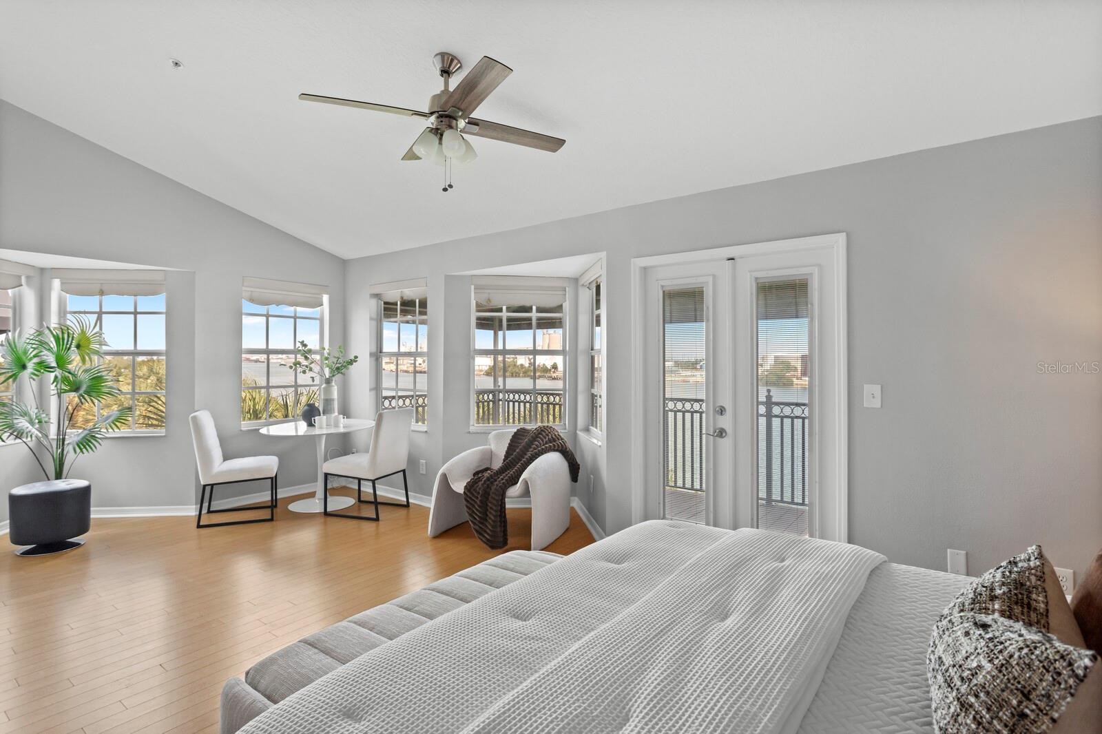 Listing photo id 7 for 1450 Harbour Walk Road