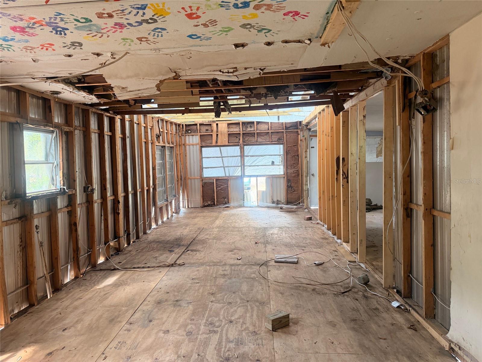 Image 3 of 17 For 8418 Aeroview Lane