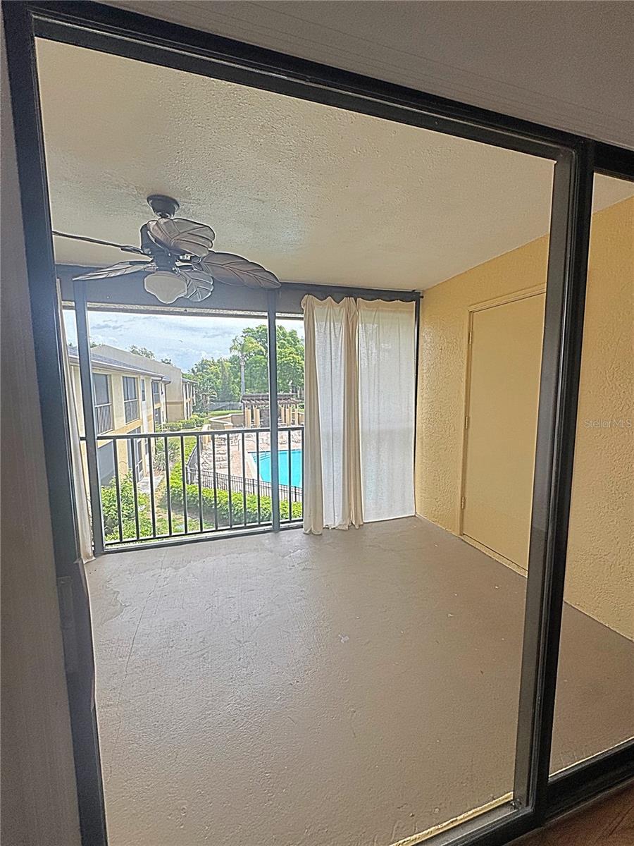 Image 12 of 35 For 12261 Sailwinds Drive 203