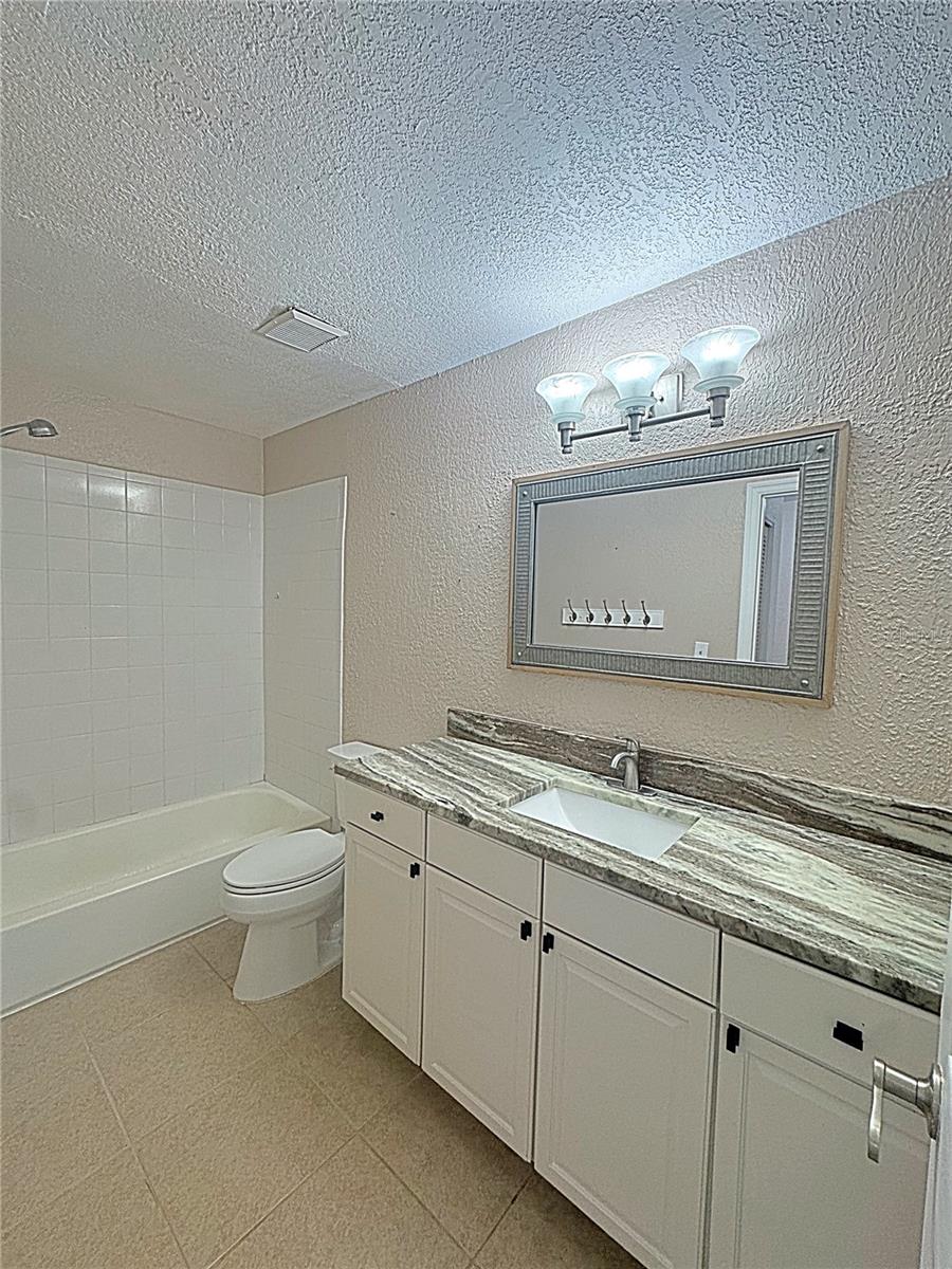 Image 15 of 35 For 12261 Sailwinds Drive 203