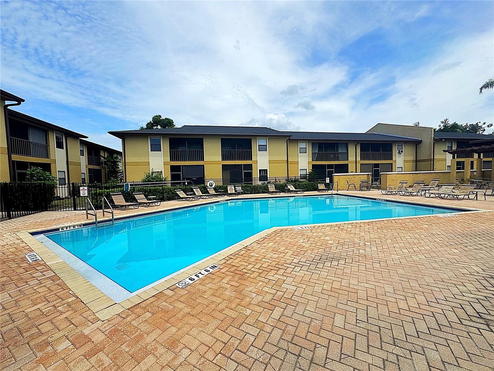 Image 27 of 35 For 12261 Sailwinds Drive 203