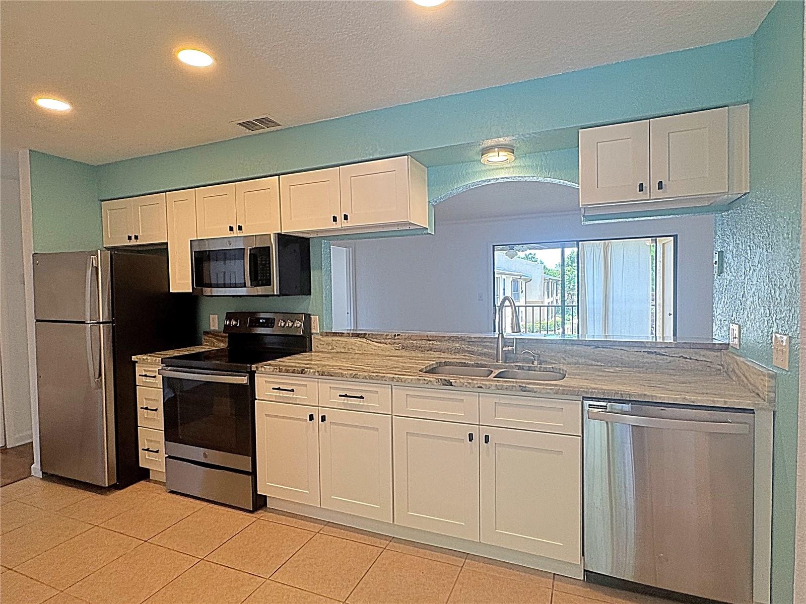 Image 3 of 35 For 12261 Sailwinds Drive 203