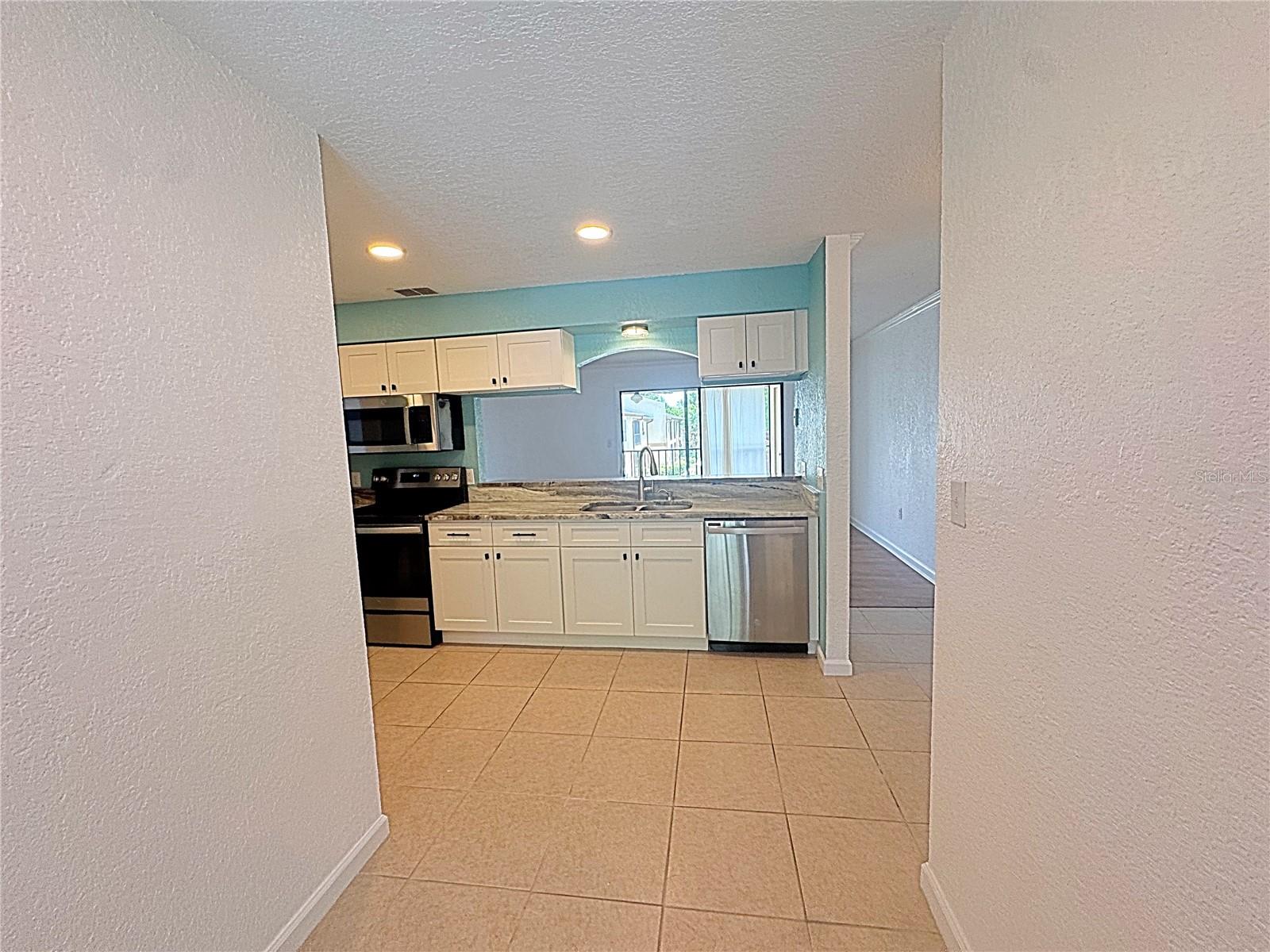 Image 4 of 35 For 12261 Sailwinds Drive 203