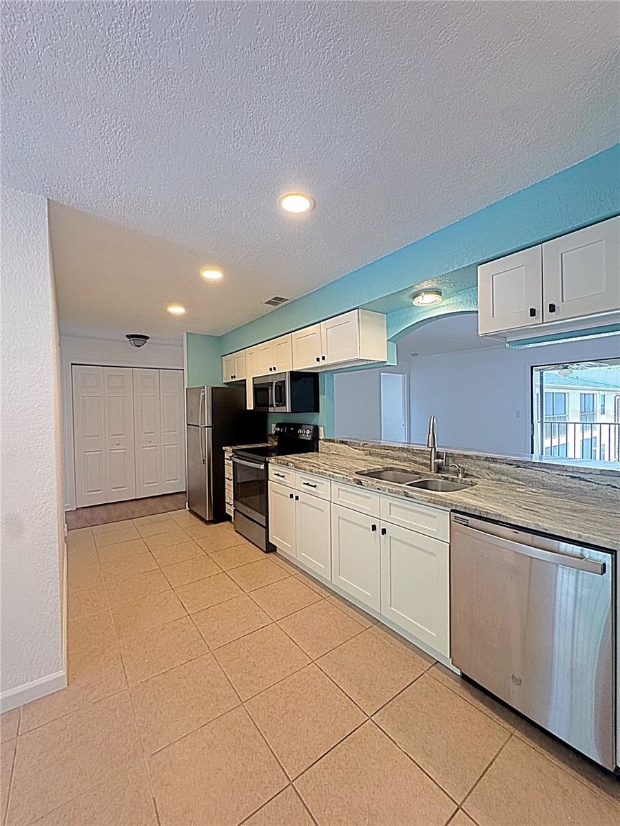 Image 6 of 35 For 12261 Sailwinds Drive 203