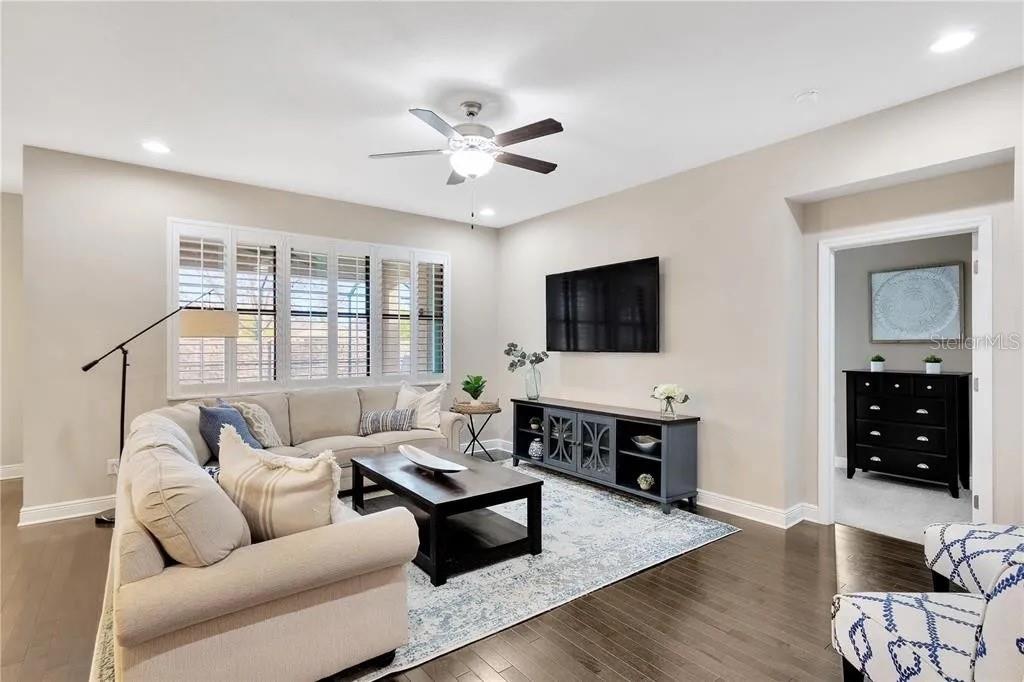 Image 11 of 25 For 1607 Feather Grass Loop