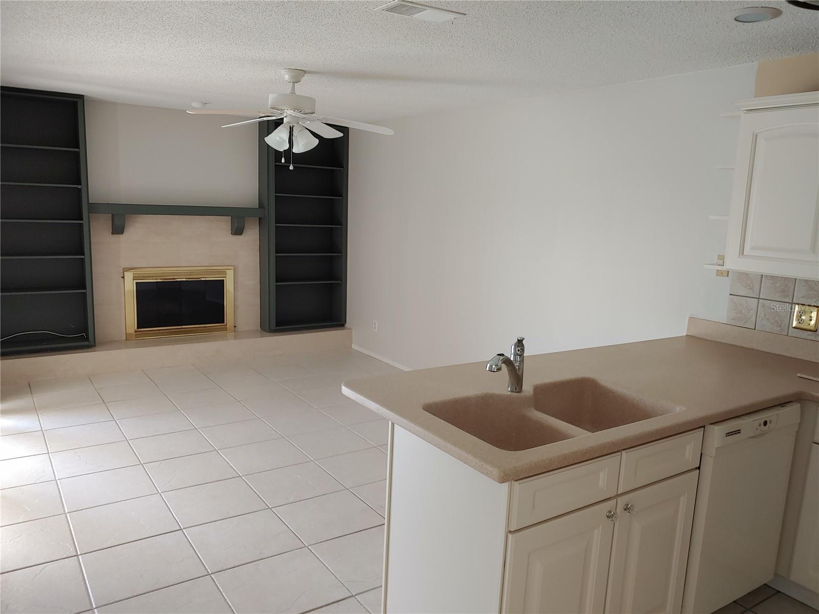 Image 6 of 18 For 525 Moreno Circle Ne