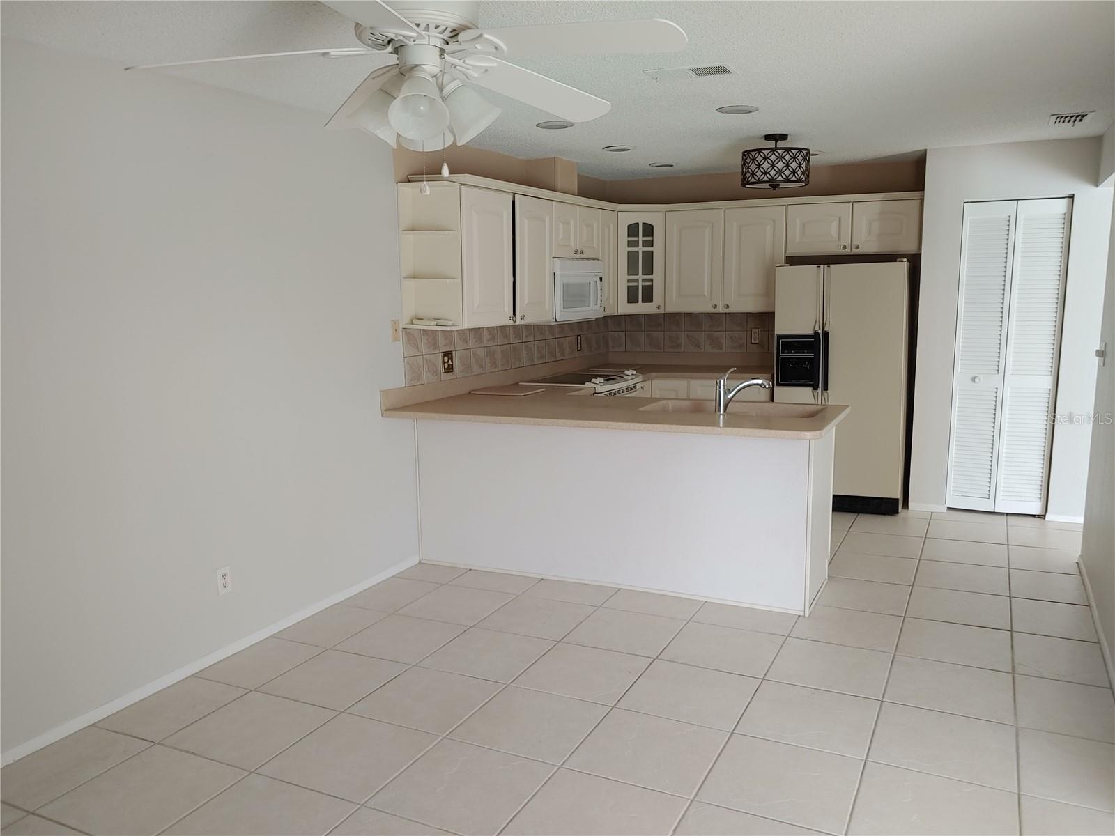 Image 9 of 18 For 525 Moreno Circle Ne