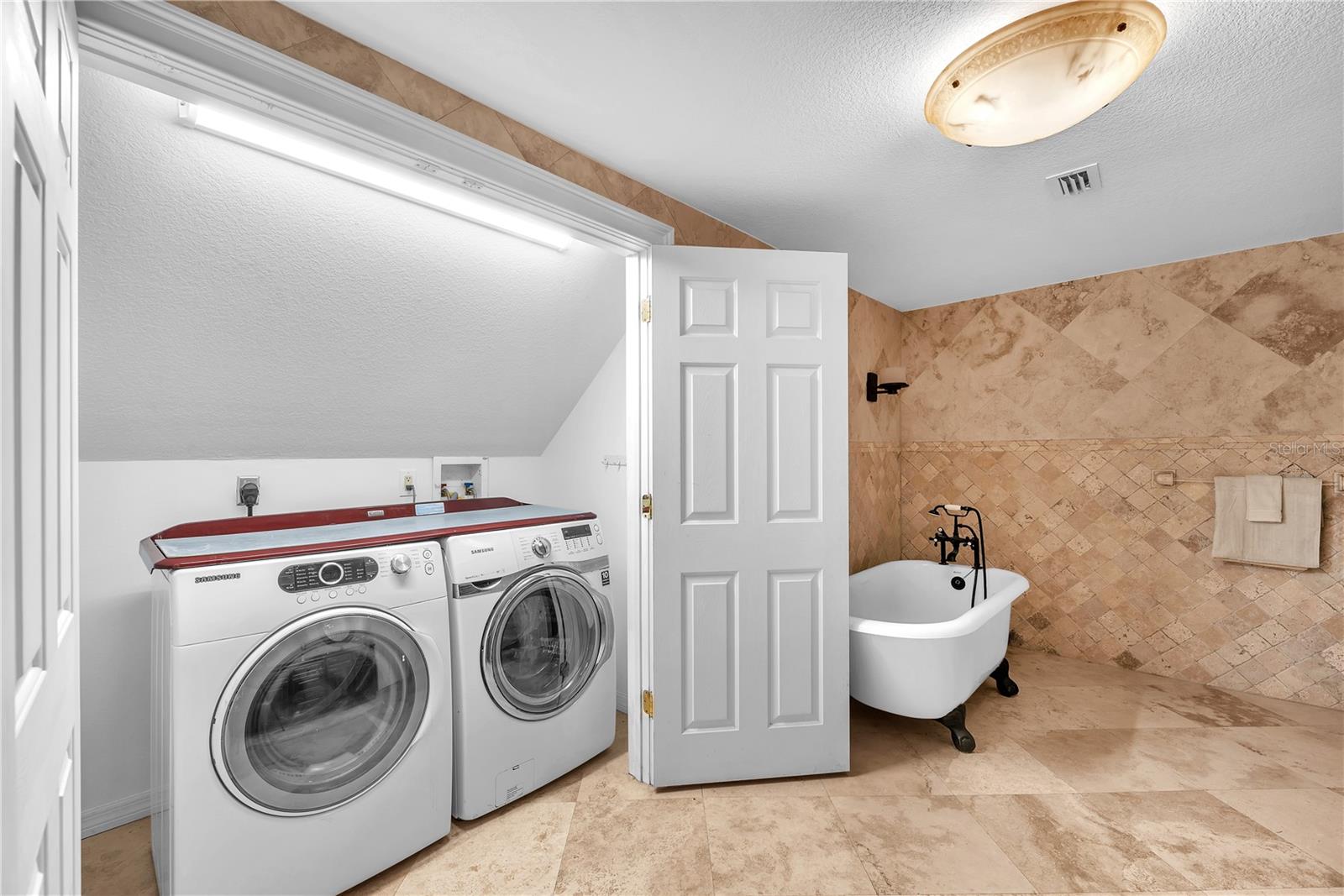 Image 27 of 55 For 11209 Donneymoor Drive