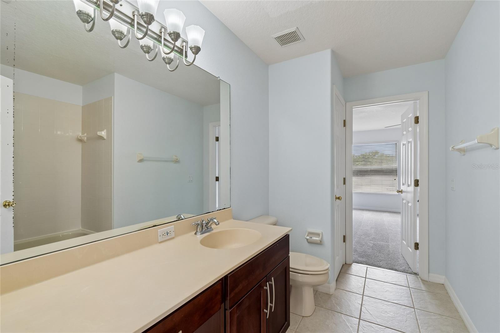 Image 17 of 25 For 8840 Cameron Crest Drive