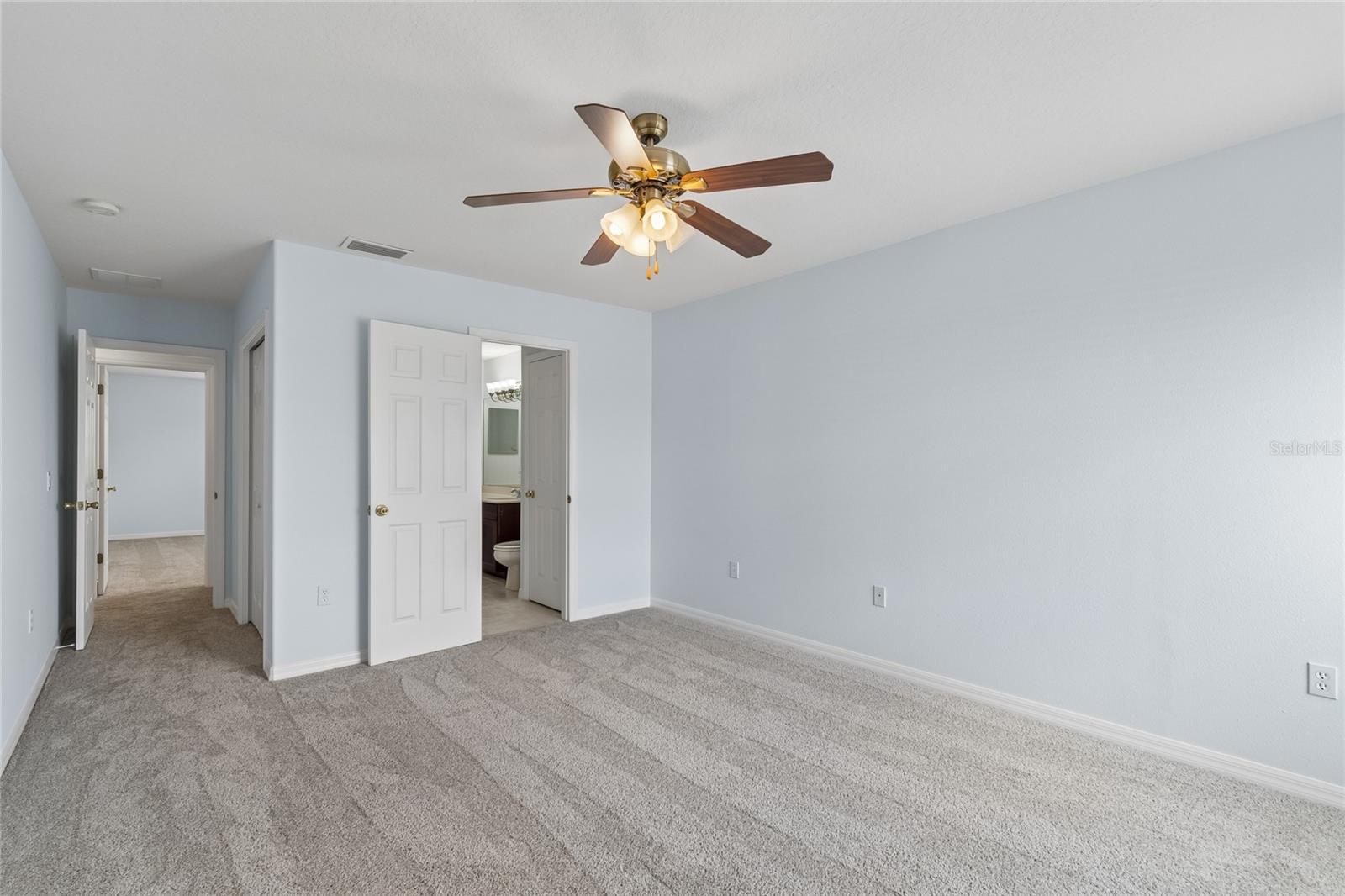 Image 18 of 25 For 8840 Cameron Crest Drive